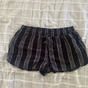 Universal Thread Black with White Stripes Linen Shorts with front/back pockets!